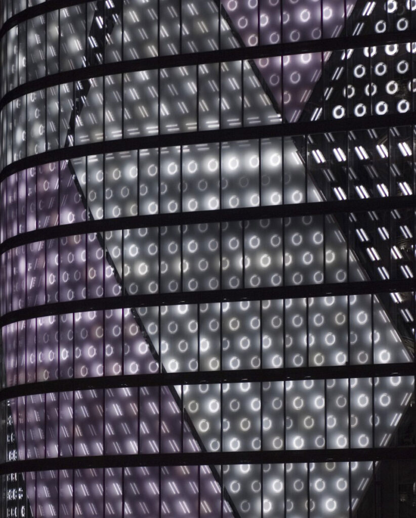 SPOTS Licht- & Mediafassade