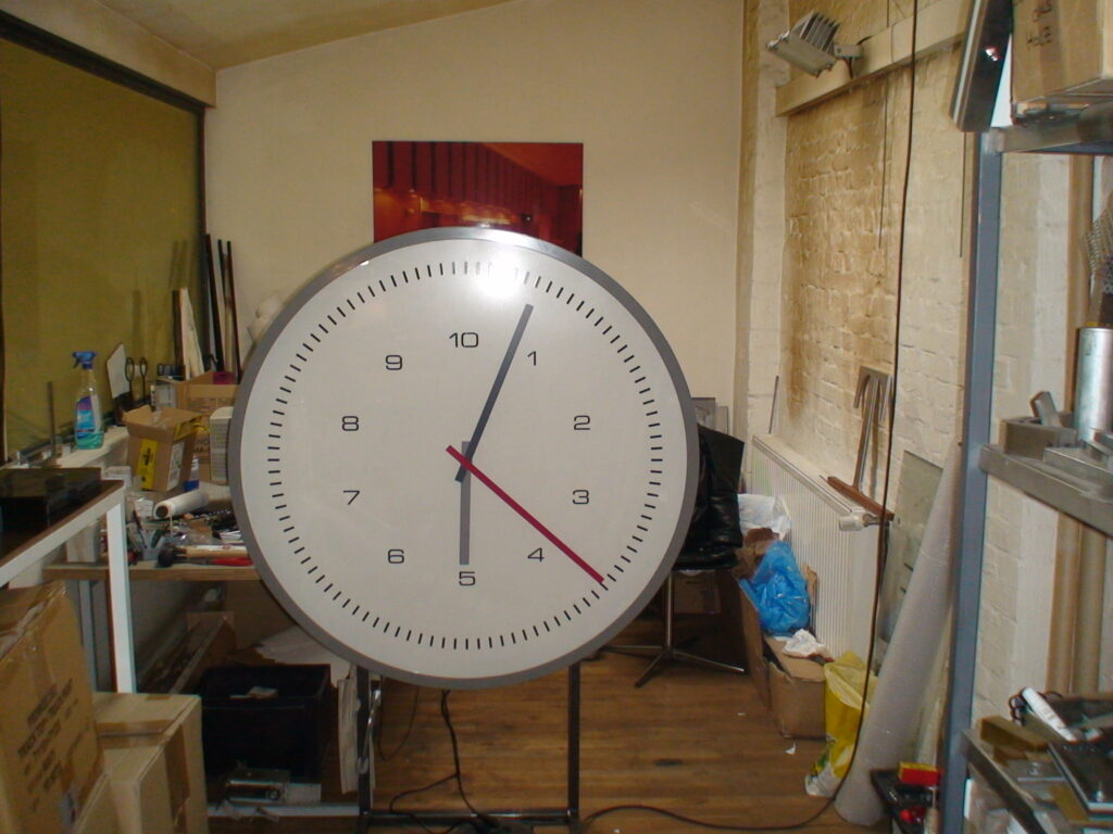 Gugenheim Museum – Decimal Heartbeat Clock