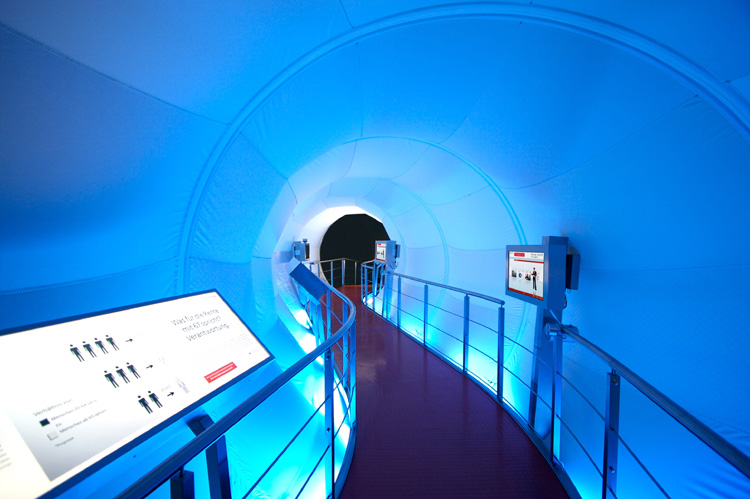 „eWalk“ – interaktive Multimediastation